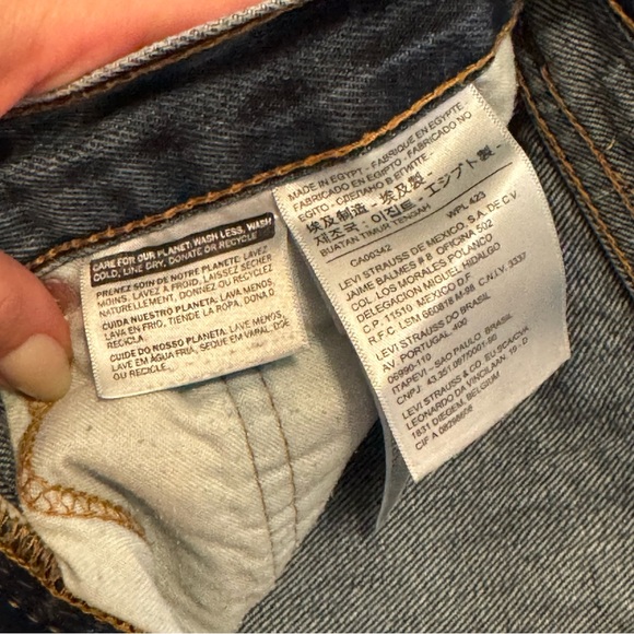 Vintage Dark Wash Levi’s - Picture 4 of 5